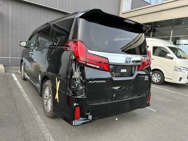 【静岡県掛川市】トヨタ、アルファードハイブリッドの事故車を査定、買取、廃車しました。